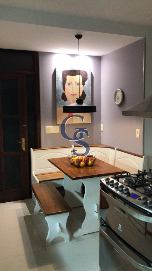 Casa ID.295237 - A la altura de parada 10 de Playa Mansa y a metros del mar. 