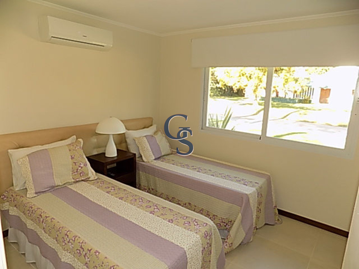 Casa ID.295230 - A pasos de conocida avenida y proxima a Playa Mansa.
