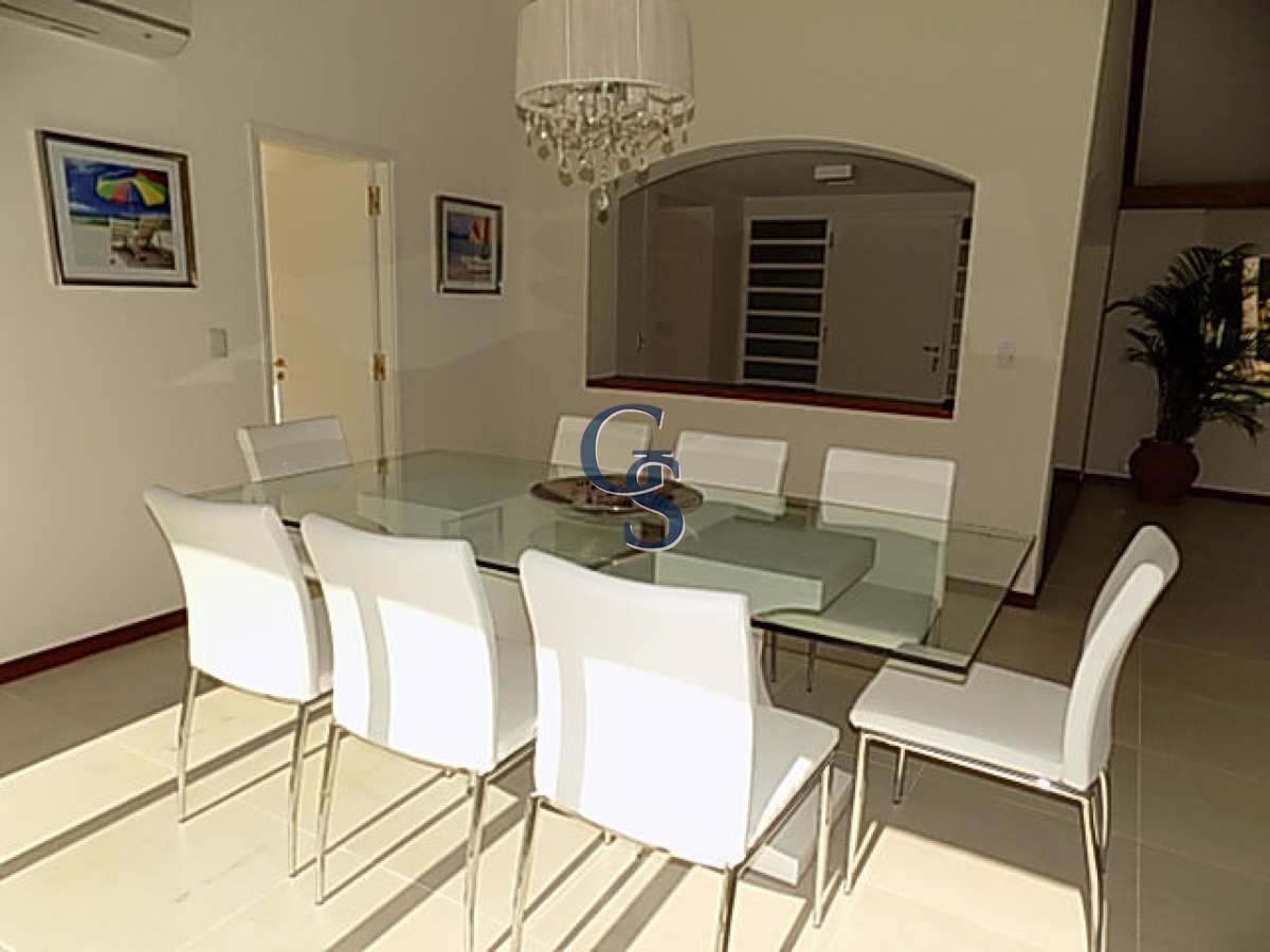 Casa ID.295230 - A pasos de conocida avenida y proxima a Playa Mansa.