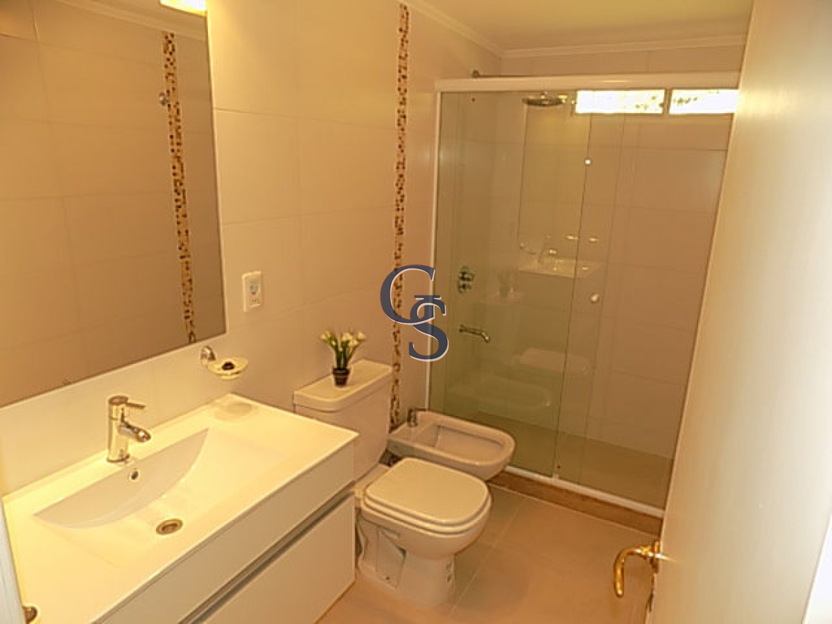 Casa ID.295230 - A pasos de conocida avenida y proxima a Playa Mansa.