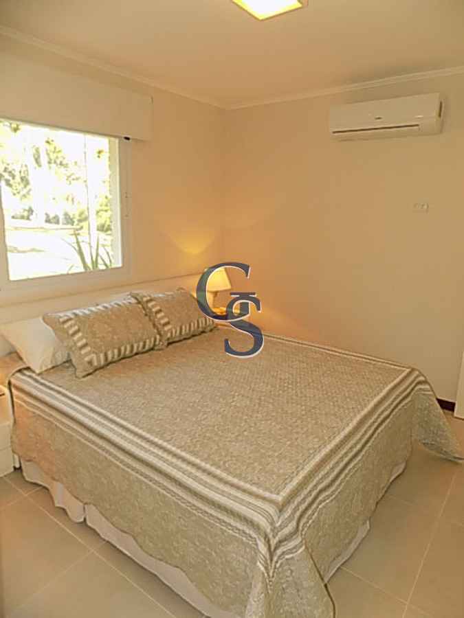 Casa ID.295230 - A pasos de conocida avenida y proxima a Playa Mansa.