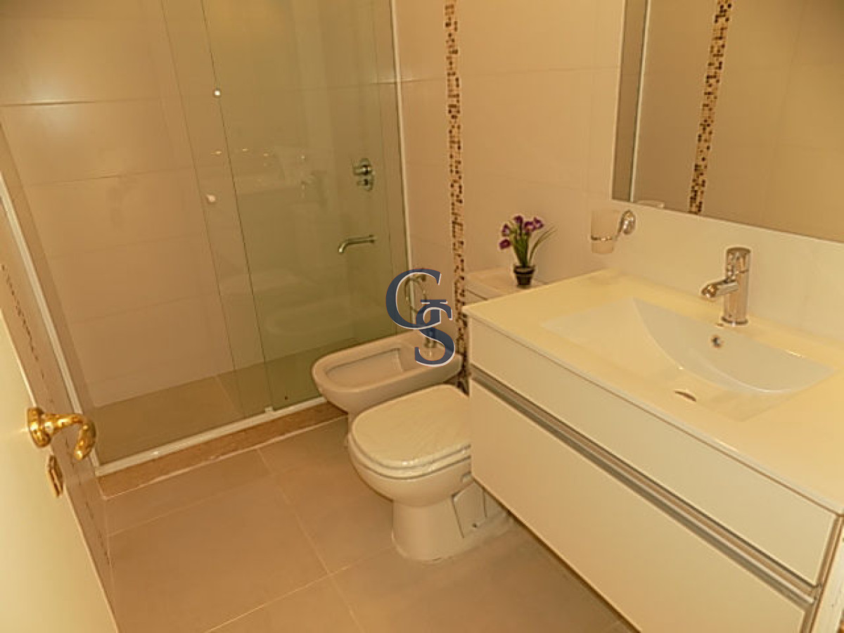 Casa ID.295230 - A pasos de conocida avenida y proxima a Playa Mansa.