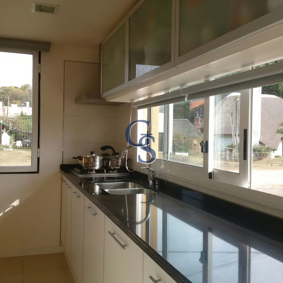 Casa ID.295307 - Moderno chalet estilo minimalista de 200 m2  desarrollado en 2 plantas