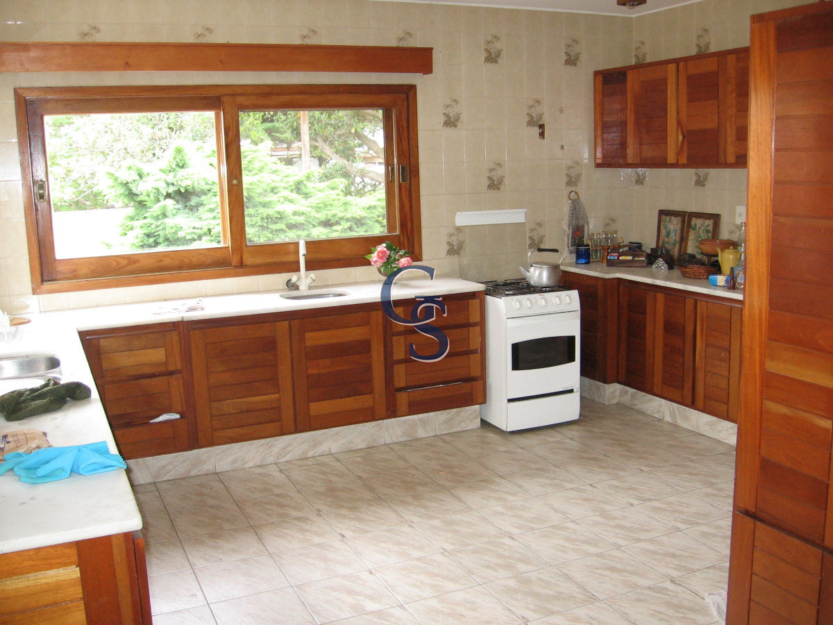 Casa ID.295221 - Amplios ambientes.  Zona tranquila. 