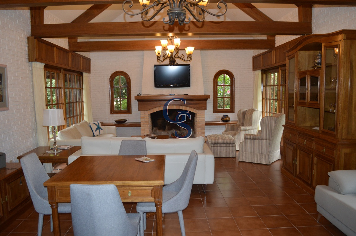 Casa ID.295169 - En zona residencial