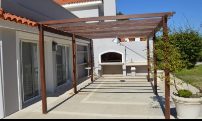 Chalet estilo minimalista finamente decorado.