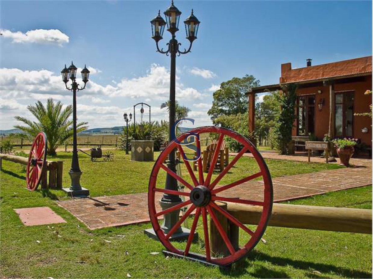Chacra ID.296457 - Espectacular estancia estilo colonial.
