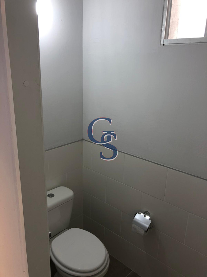Local Comercial ID.298142 - Local reciclado en centro de Maldonado