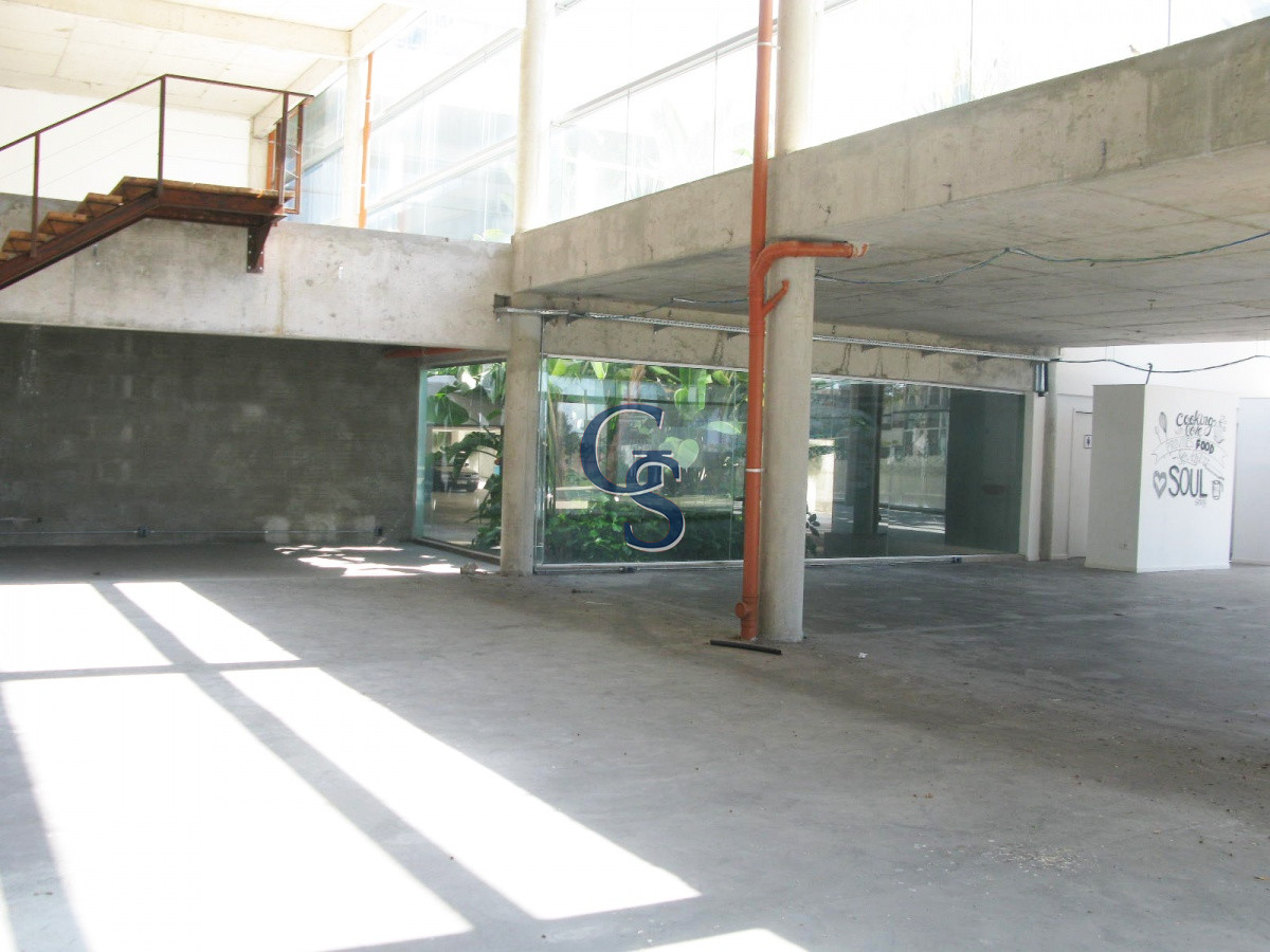 Local Comercial ID.296719 - en la tracional calle de las palmeras