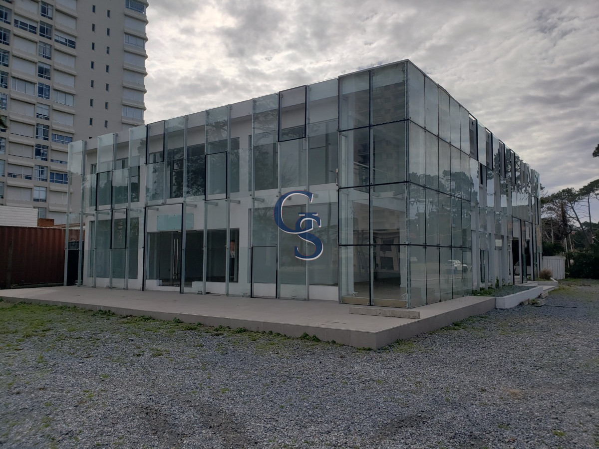 Local Comercial ID.296764 - En la zona de mayor auge comercial 
