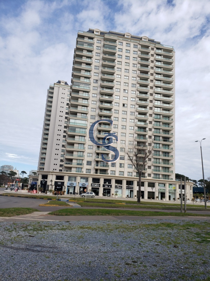 Local Comercial ID.296764 - En la zona de mayor auge comercial 