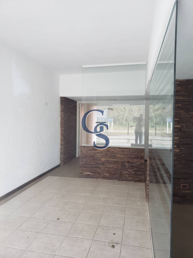 Local Comercial ID.296764 - En la zona de mayor auge comercial 