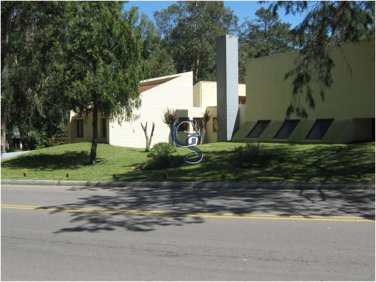Local Comercial ID.296665 - Local en Punta del Este, San Rafael