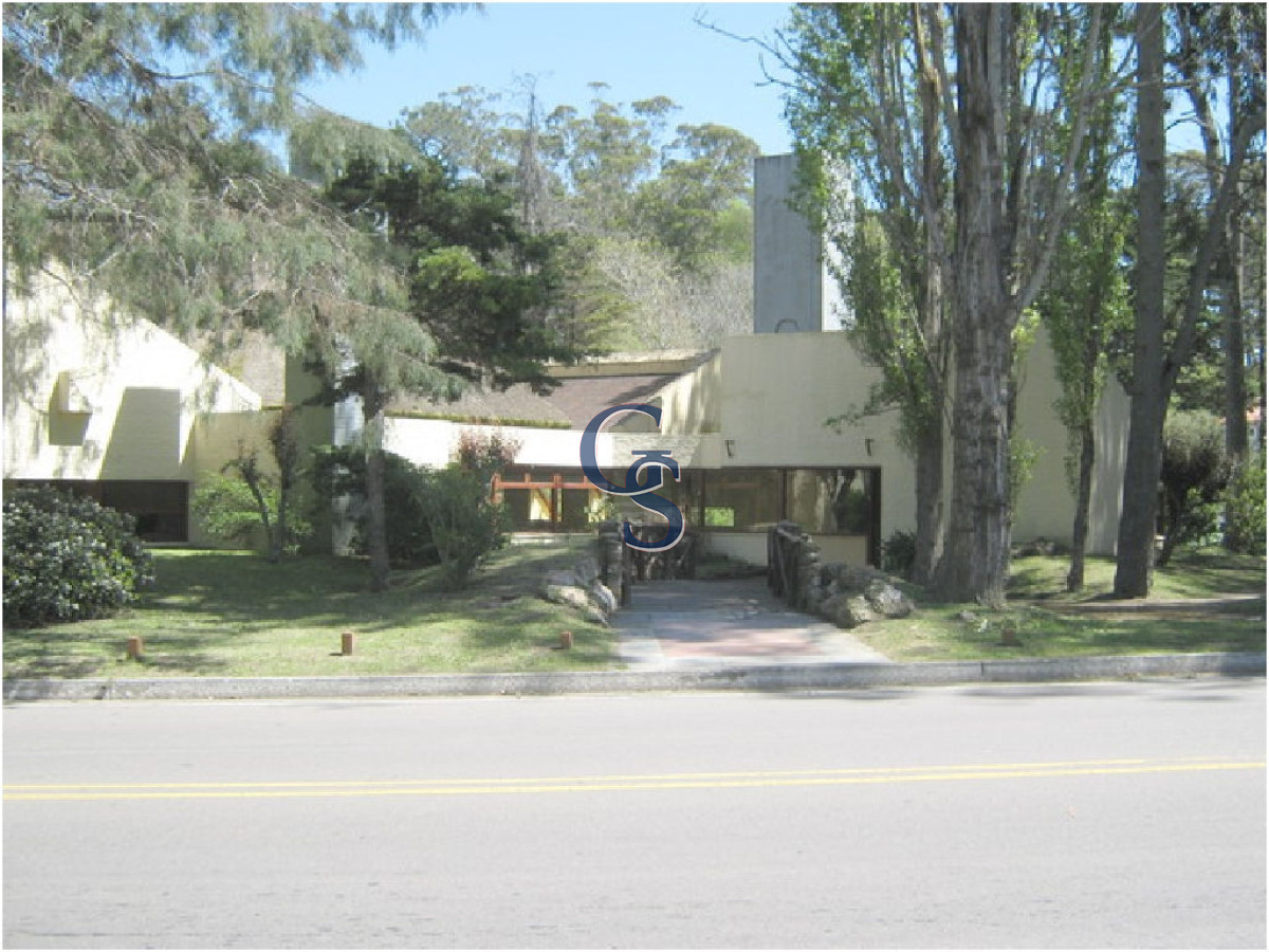 Local Comercial ID.296665 - Local en Punta del Este, San Rafael