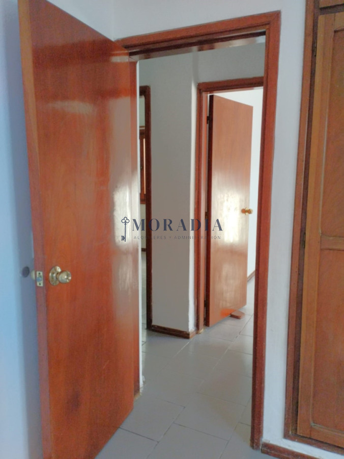 Casa ID.8 - CASA 3 Dormitorios con estufa a leña, parrillero y patio al frente