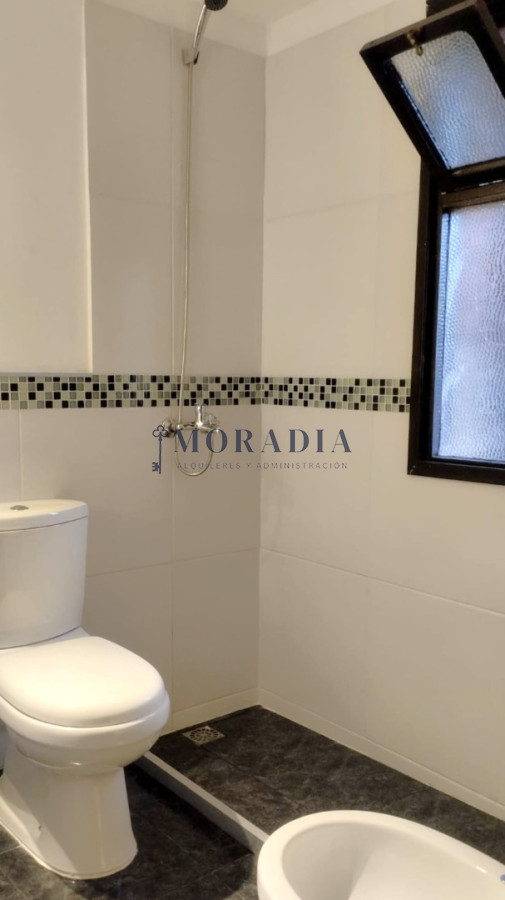 Casa ID.20 - En alquiler anual Casa 3 Dormitorios con estufa y parrillero en Altos del Pinar