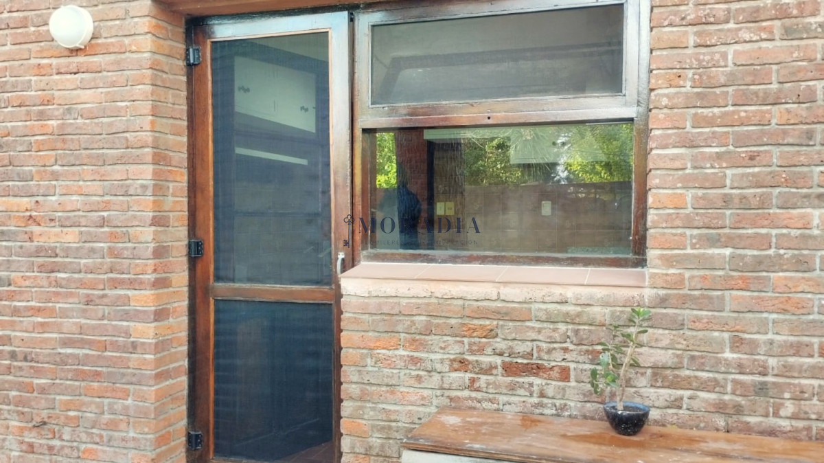 Casa ID.20 - En alquiler anual Casa 3 Dormitorios con estufa y parrillero en Altos del Pinar