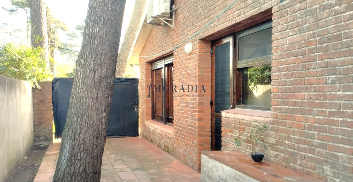Casa ID.20 - En alquiler anual Casa 3 Dormitorios con estufa y parrillero en Altos del Pinar