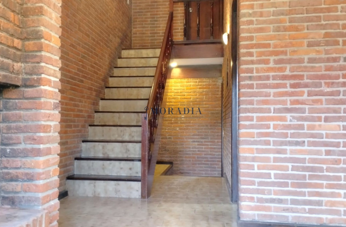 Casa ID.20 - En alquiler anual Casa 3 Dormitorios con estufa y parrillero en Altos del Pinar