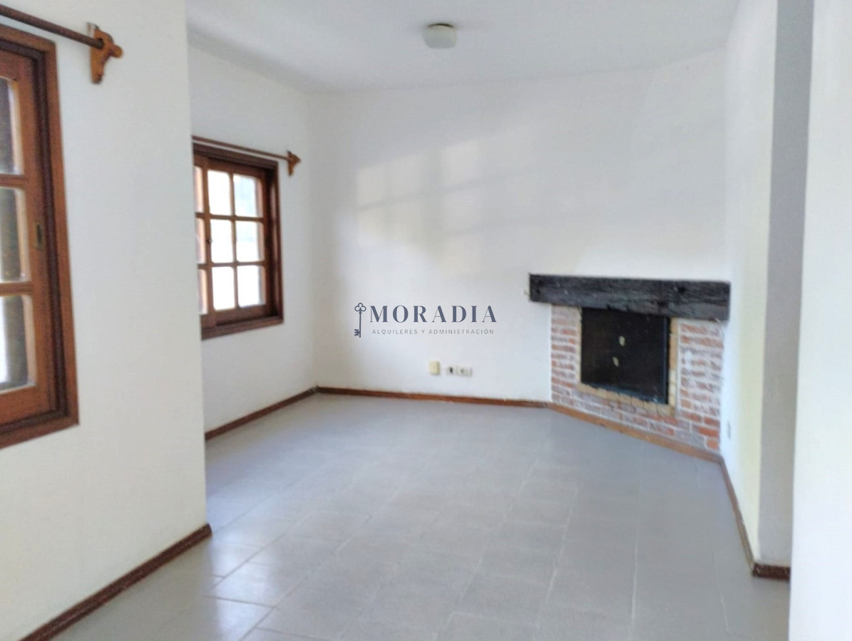 Casa ID.8 - CASA 3 Dormitorios con estufa a leña, parrillero y patio al frente