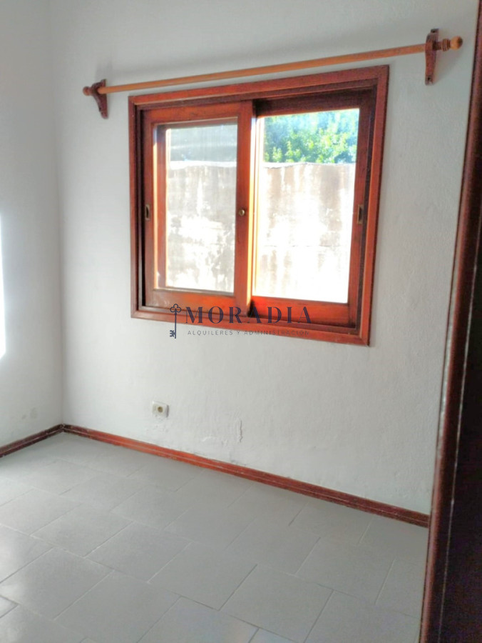 Casa ID.8 - CASA 3 Dormitorios con estufa a leña, parrillero y patio al frente