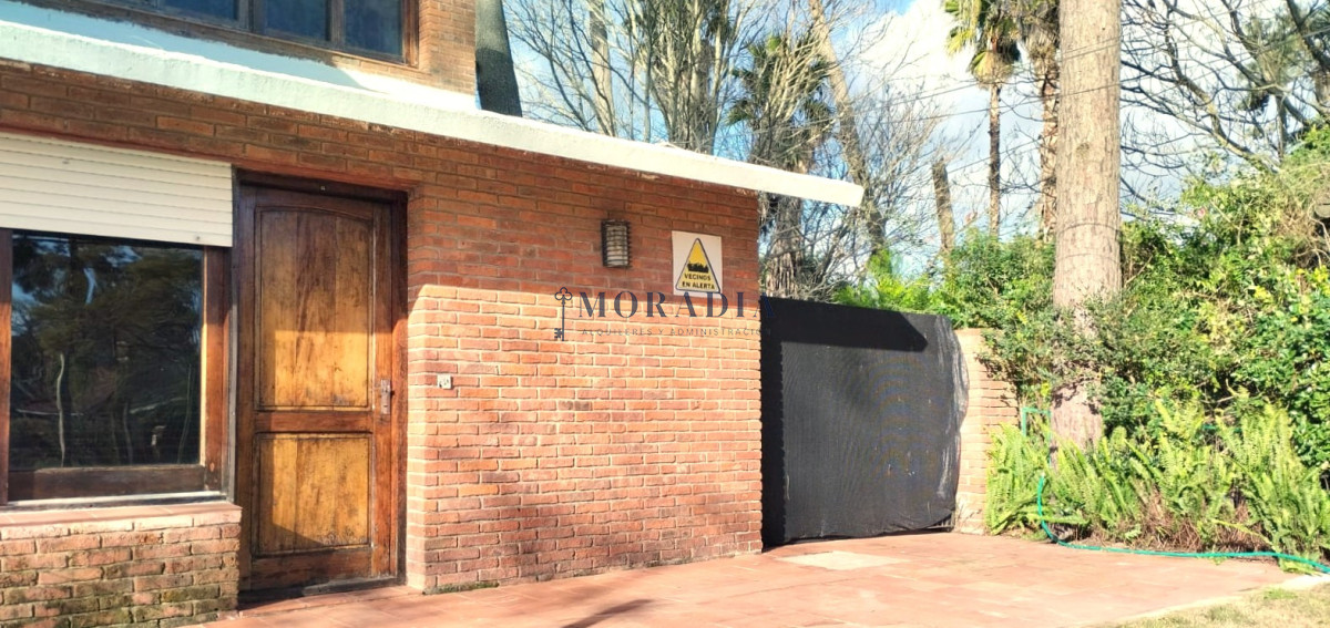 Casa ID.20 - En alquiler anual Casa 3 Dormitorios con estufa y parrillero en Altos del Pinar