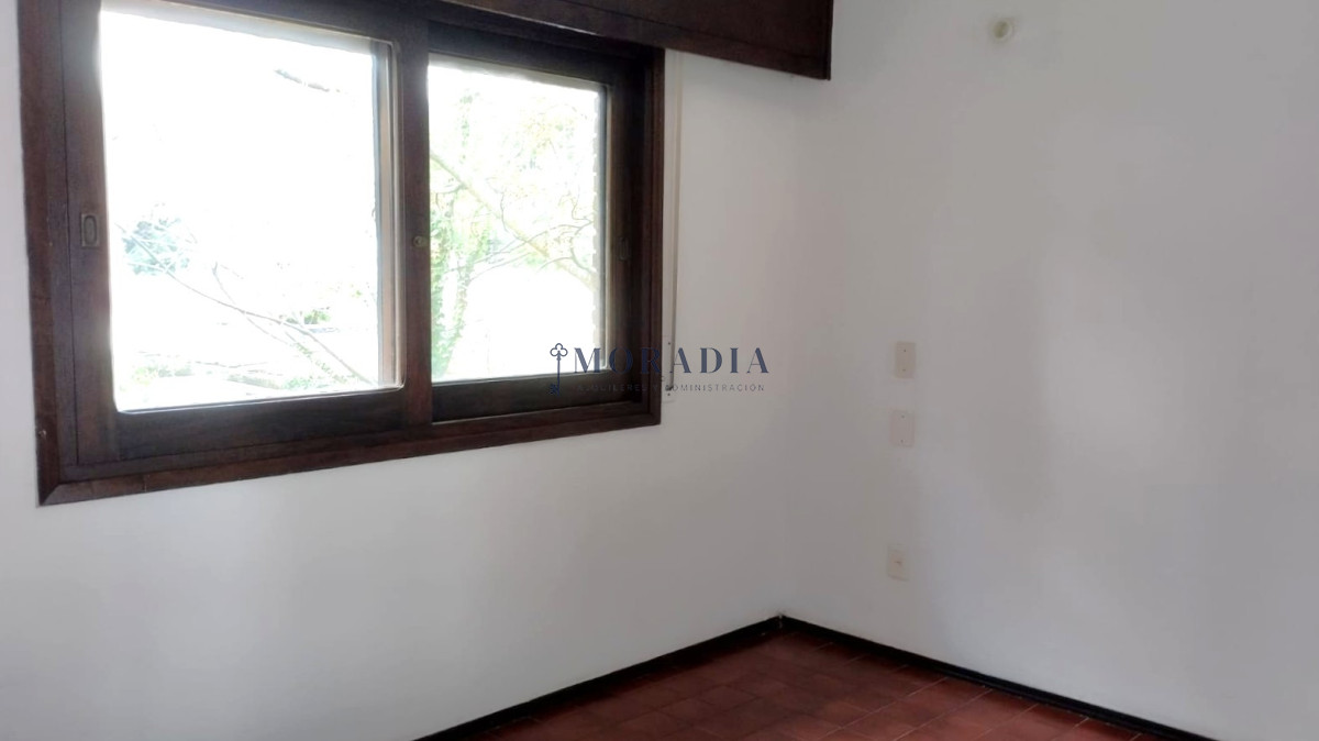Casa ID.20 - En alquiler anual Casa 3 Dormitorios con estufa y parrillero en Altos del Pinar
