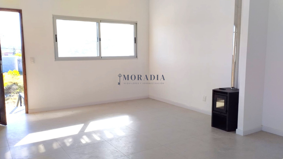 Casa ID.16 - Casa Dúplex en Altos de la Laguna de 2 Dormitorios con Estacionamiento y Parrillero