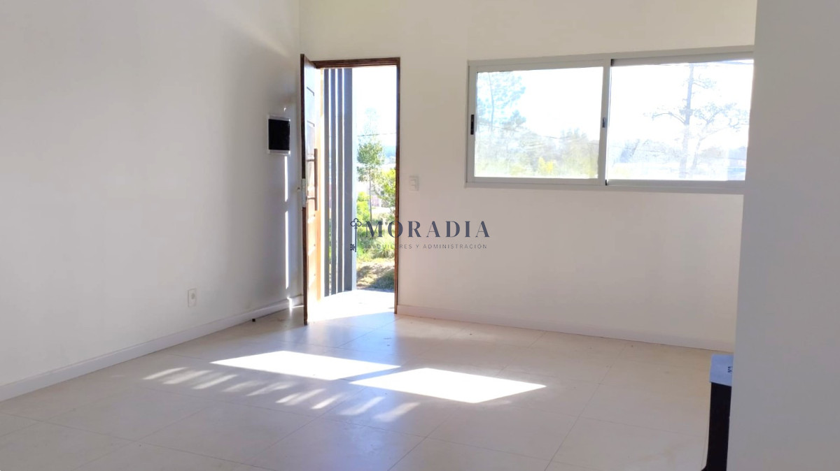 Casa ID.16 - Casa Dúplex en Altos de la Laguna de 2 Dormitorios con Estacionamiento y Parrillero
