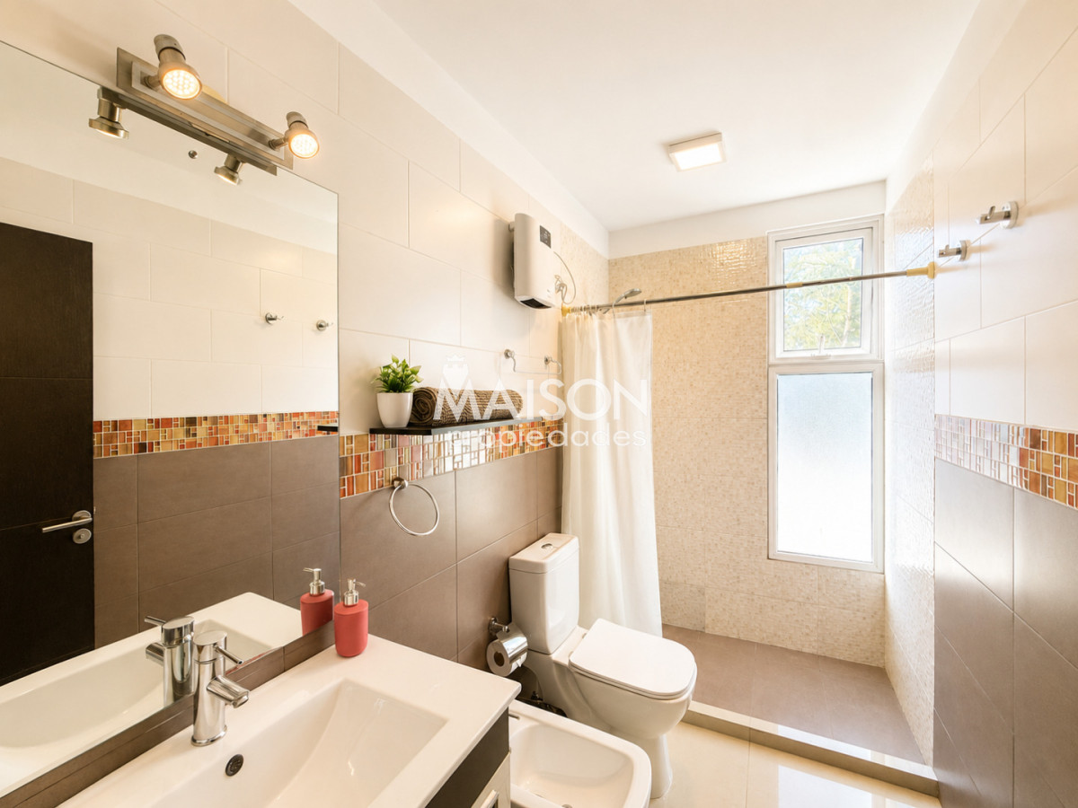 Casa ID.10 - Casa en Burnett | 4 dormitorios sobre 1.700 m² de terreno