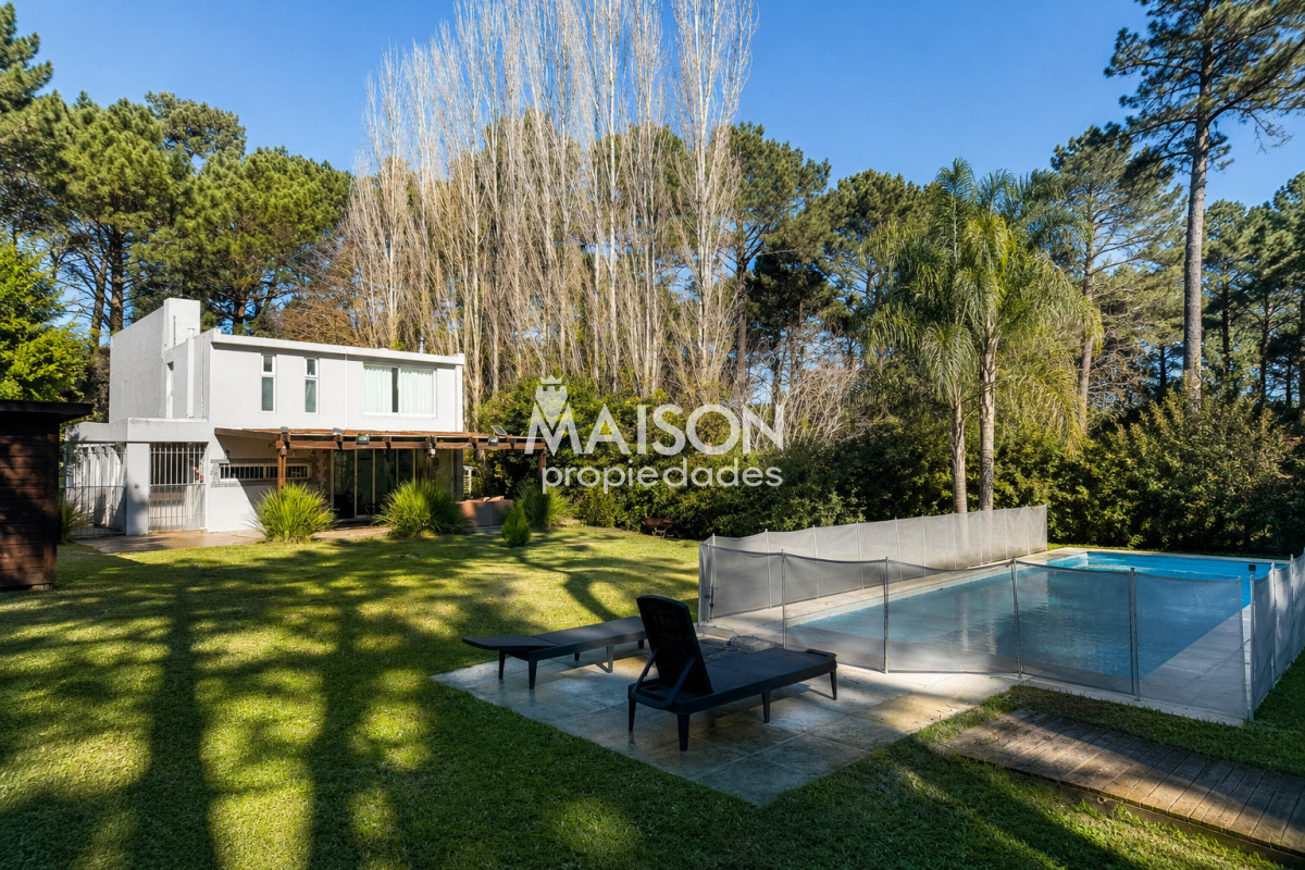 Casa ID.10 - Casa en Burnett | 4 dormitorios sobre 1.700 m² de terreno
