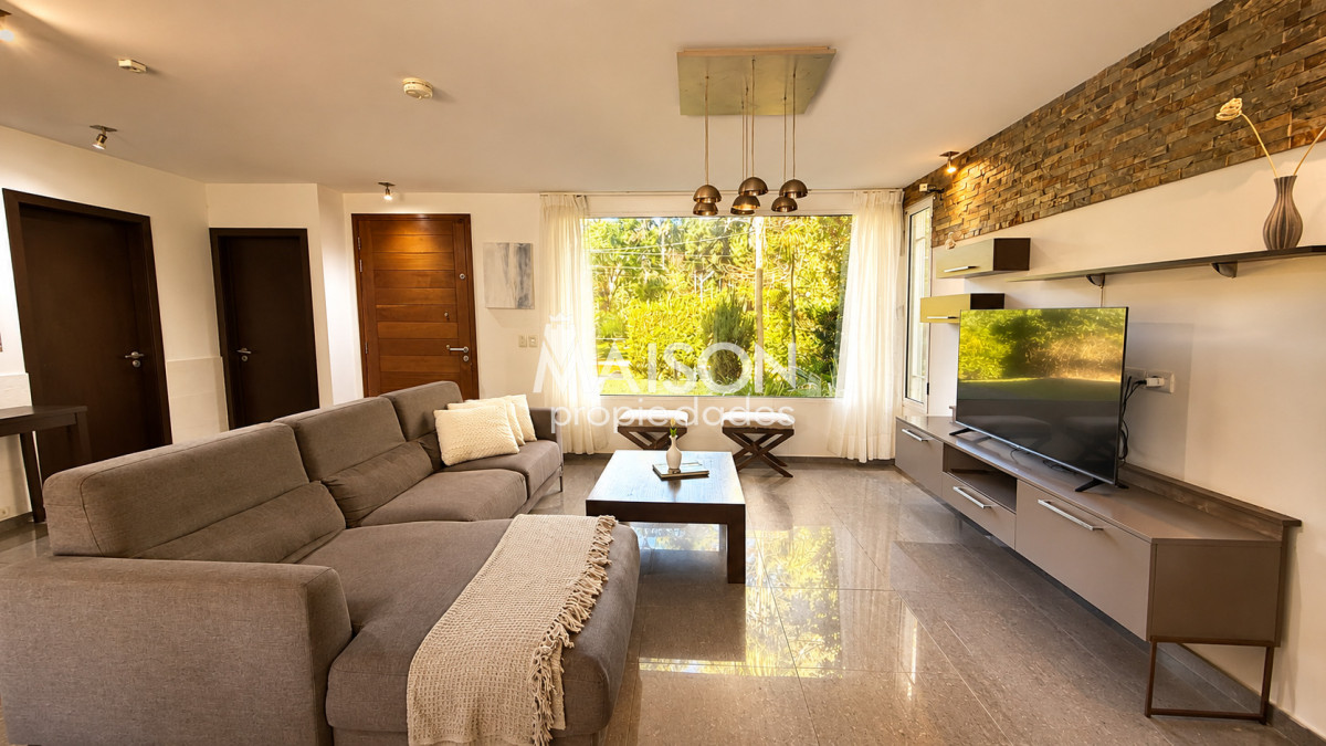 Casa ID.10 - Casa en Burnett | 4 dormitorios sobre 1.700 m² de terreno