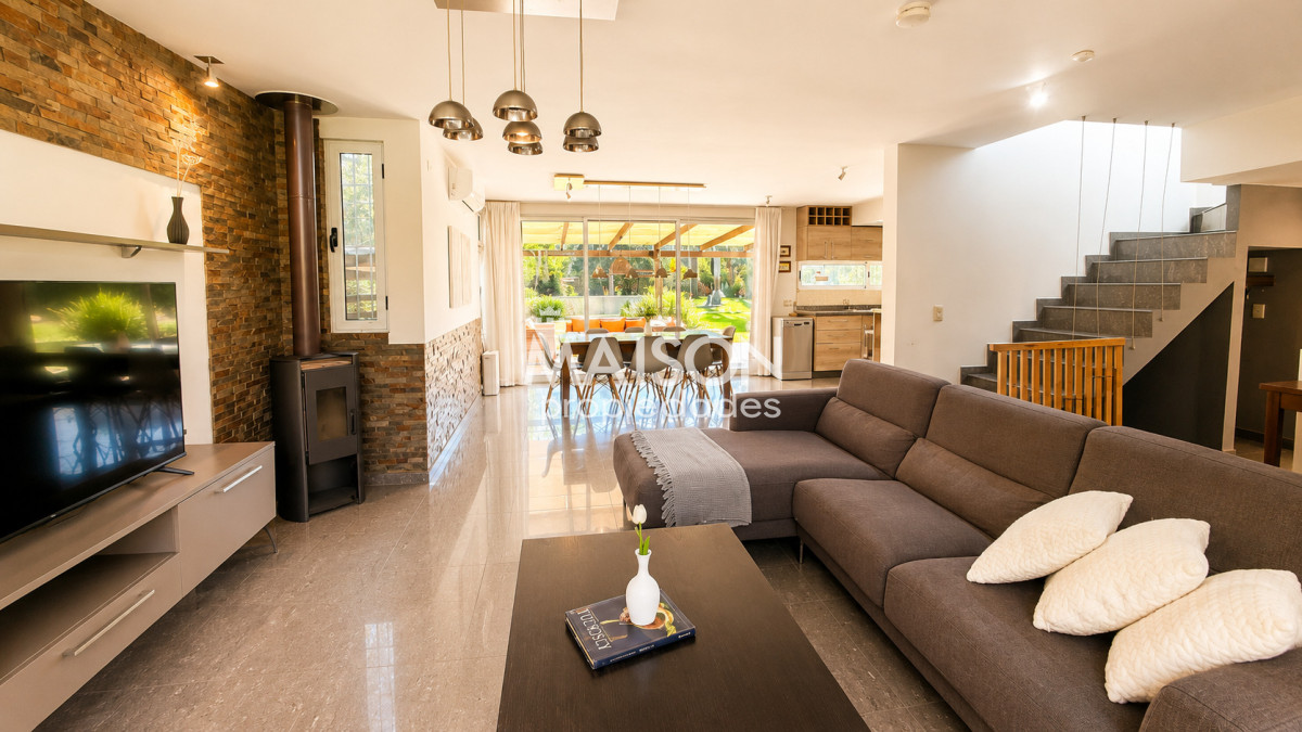 Casa ID.10 - Casa en Burnett | 4 dormitorios sobre 1.700 m² de terreno