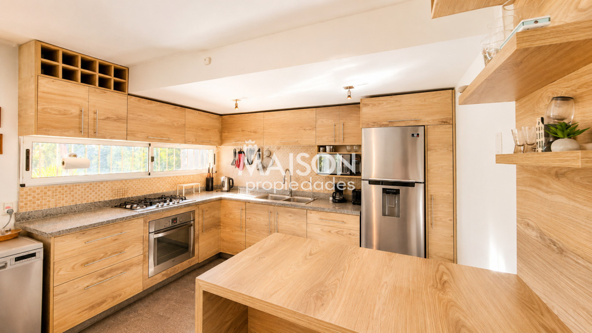 Casa ID.10 - Casa en Burnett | 4 dormitorios sobre 1.700 m² de terreno