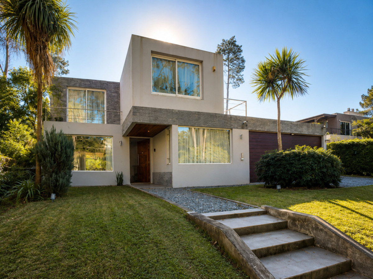 Casa en Burnett | 4 dormitorios sobre 1.700 m² de terreno