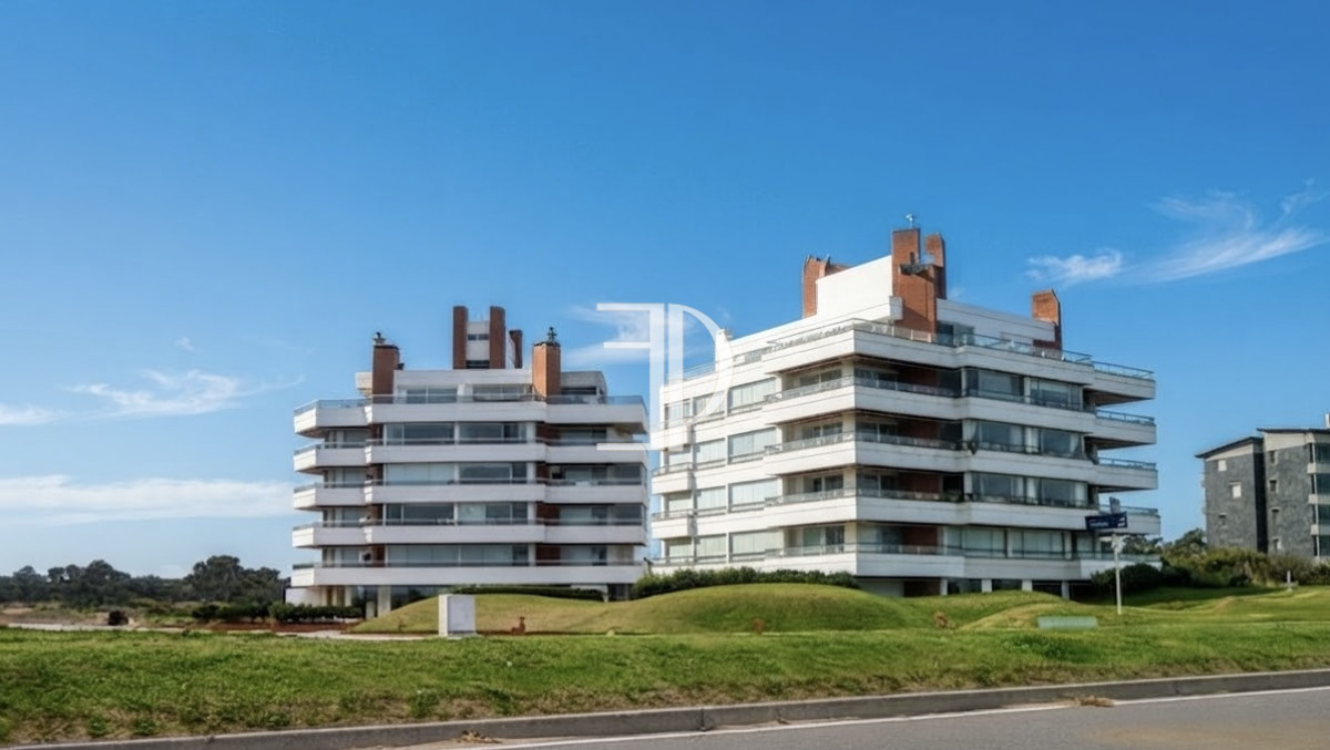 Apartamento ID.1550 - Venta Penthouse Primera Linea Playa Brava
