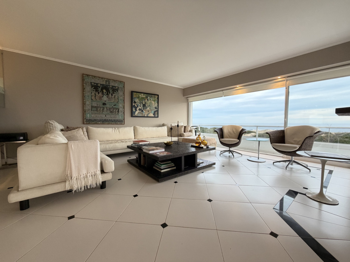 Venta Penthouse Primera Linea Playa Brava