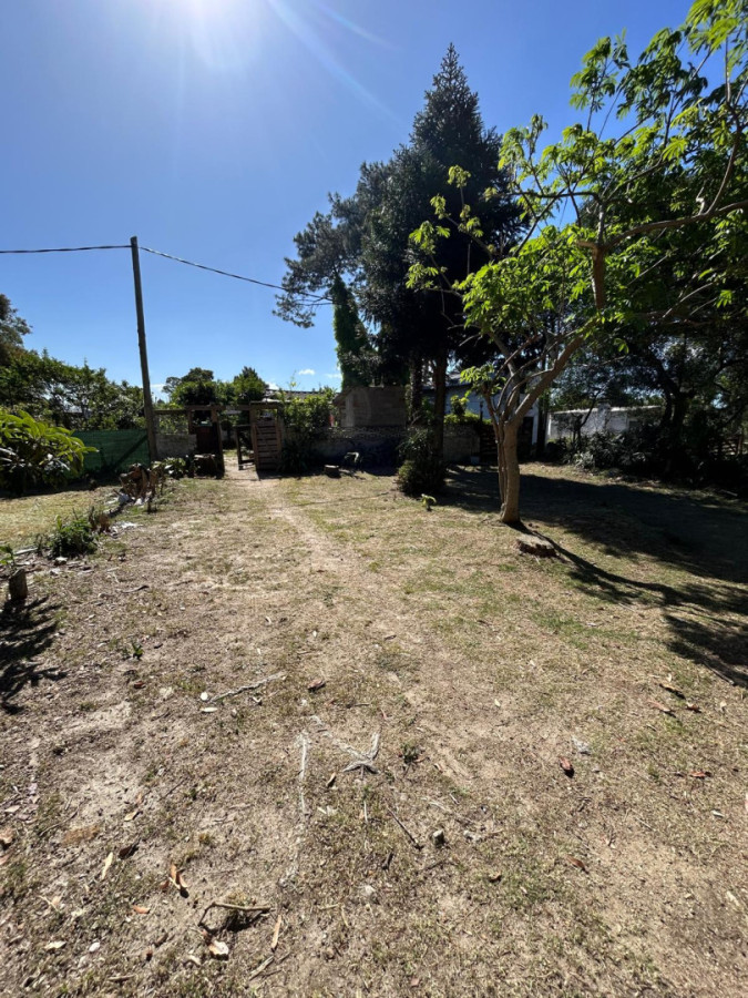 Se vende  en Pinamar Norte 2 casas y 2 apto