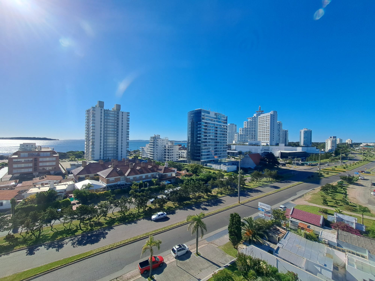 Apartamento ID.56287 - VENTA DE APARTAMENTO DE 3 DORMITORIOS (1 SUITE) Y 3 BAÑOS MAS SERVICIO, TORRE ART BOULEVARD, PUNTA DEL ESTE 
