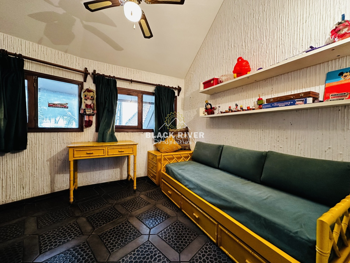 Casa ID.66957 - Casa en venta 4 dormitorios en  Lugano Punta del Este