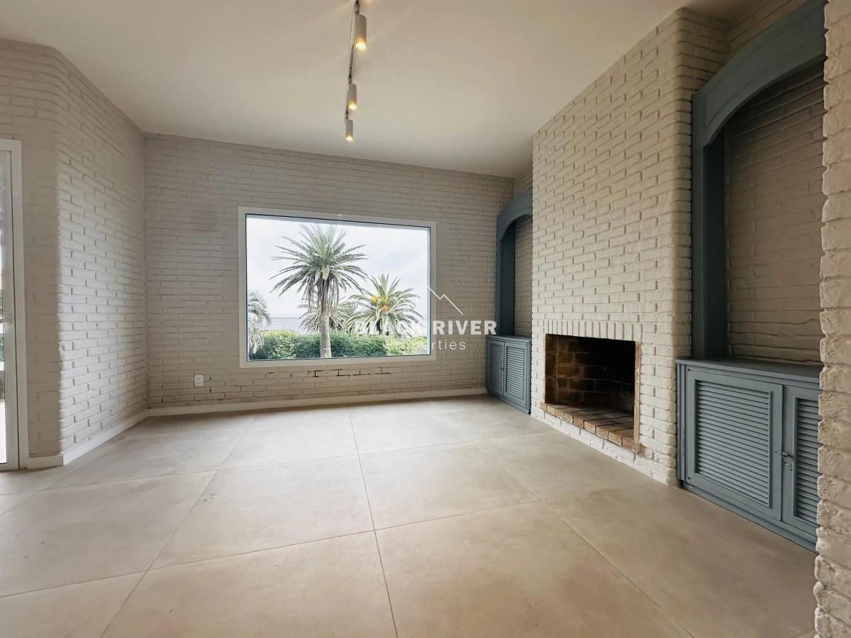 Casa ID.66906 - Casa  de 4 dormitorios en Venta zona de faro peninsula Punta del Este