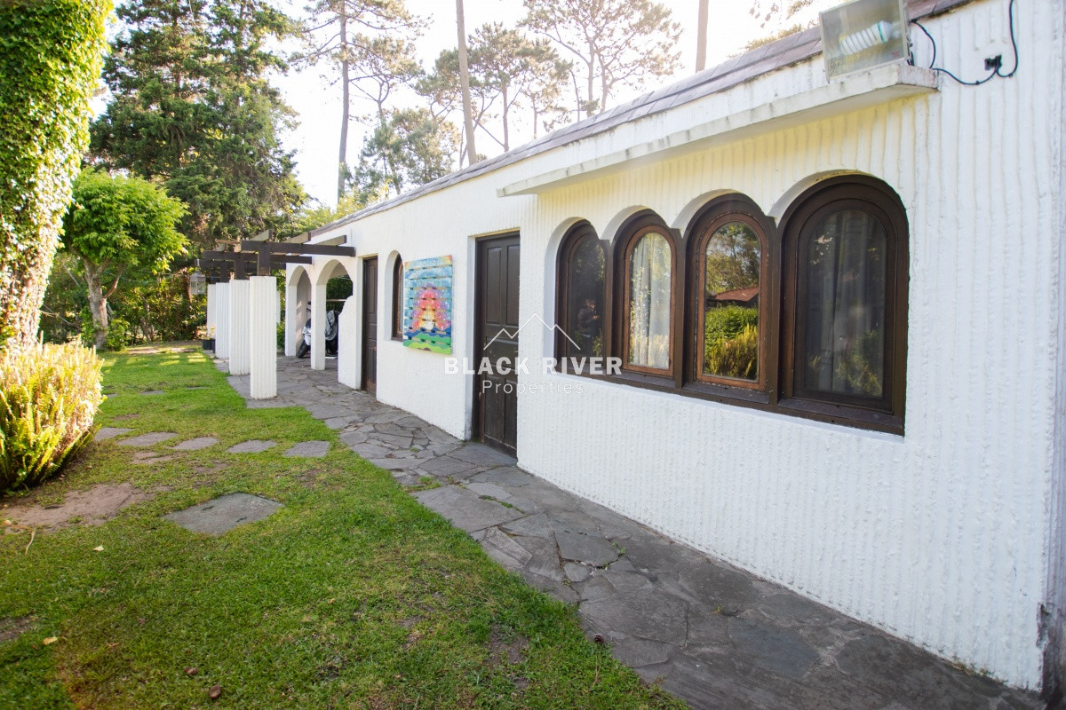 Casa ID.65721 - Venta casa de 3 dormitorios con piscina Punta del Este