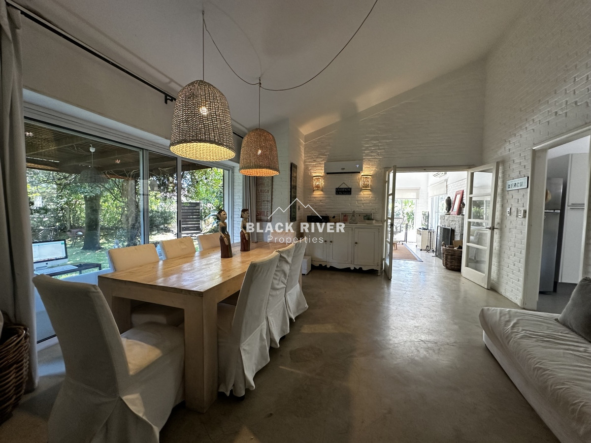 Casa ID.66694 - VENTA CASA CON PISCINA EN PLAYA MANSA 