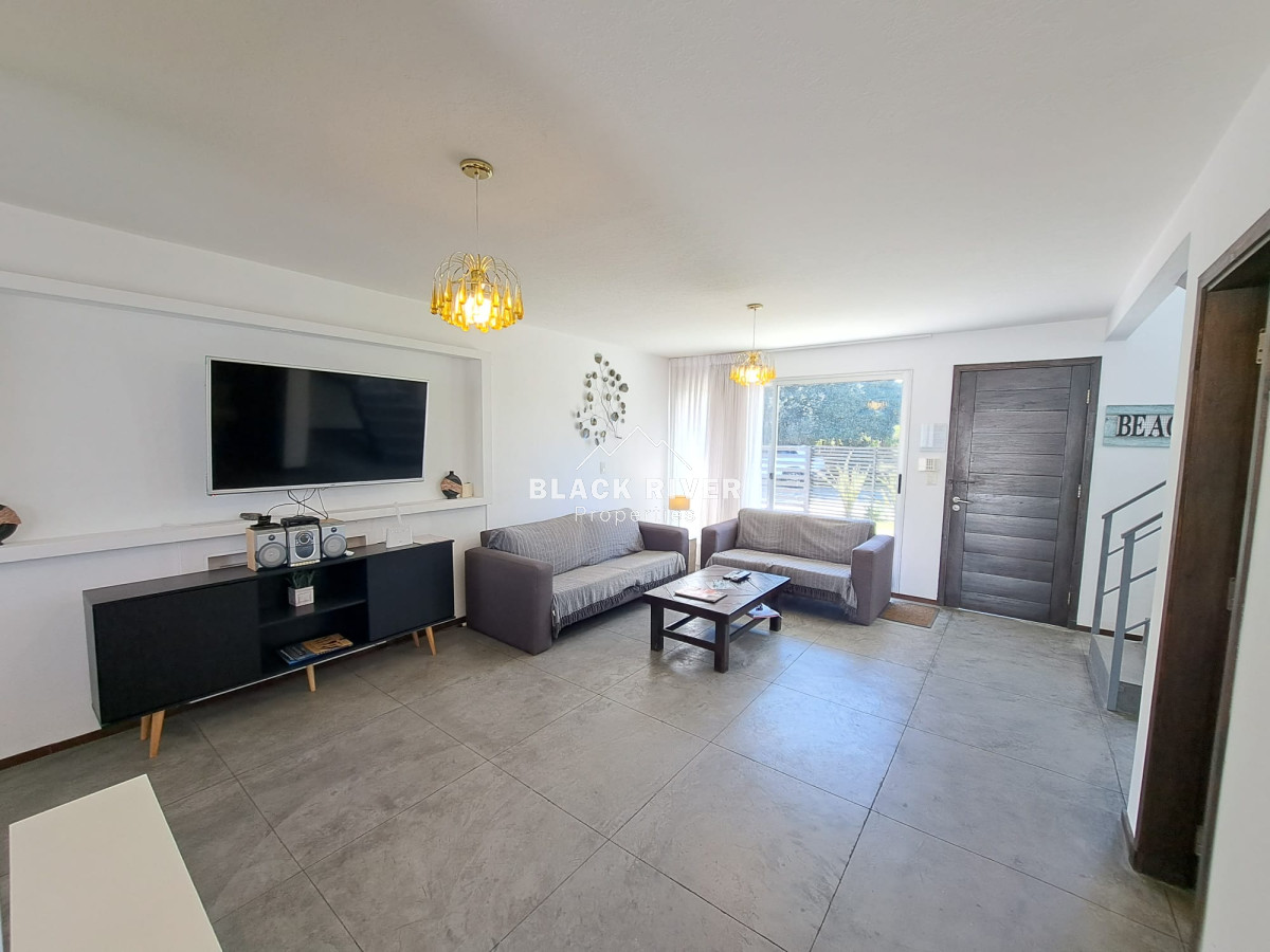 Casa ID.66402 - ALQUILER TEMPORAL DE CASA DE 3 DORMITORIOS Y 3 BAÑOS, PLAYA MANSA PUNTA DEL ESTE 
