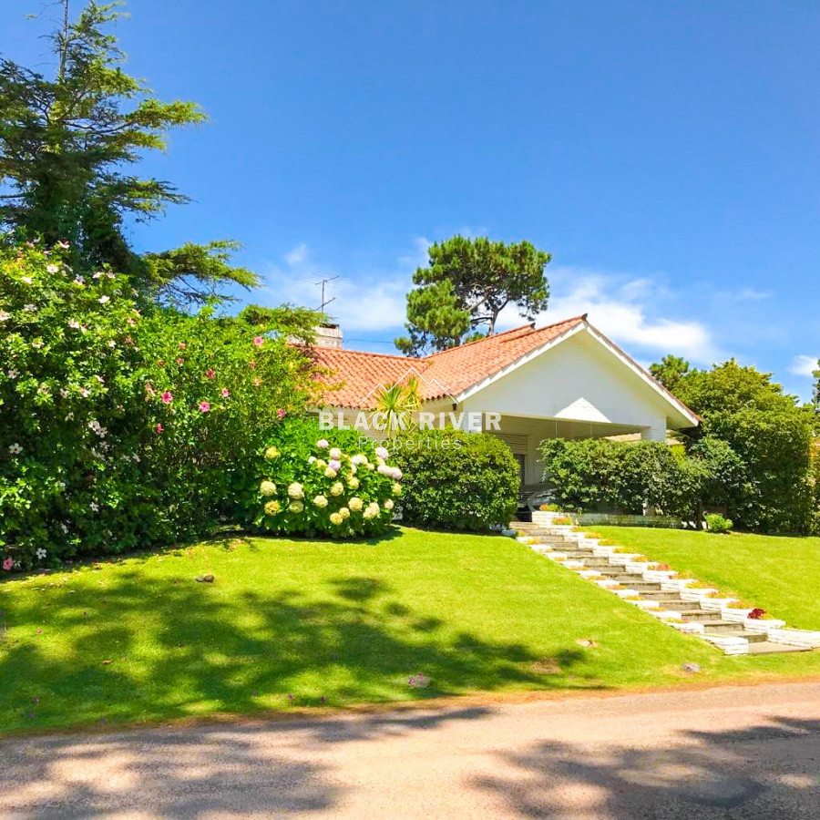 Casa ID.59018 - Casa de 4 dormitorios en venta Cantegril  Punta del Este