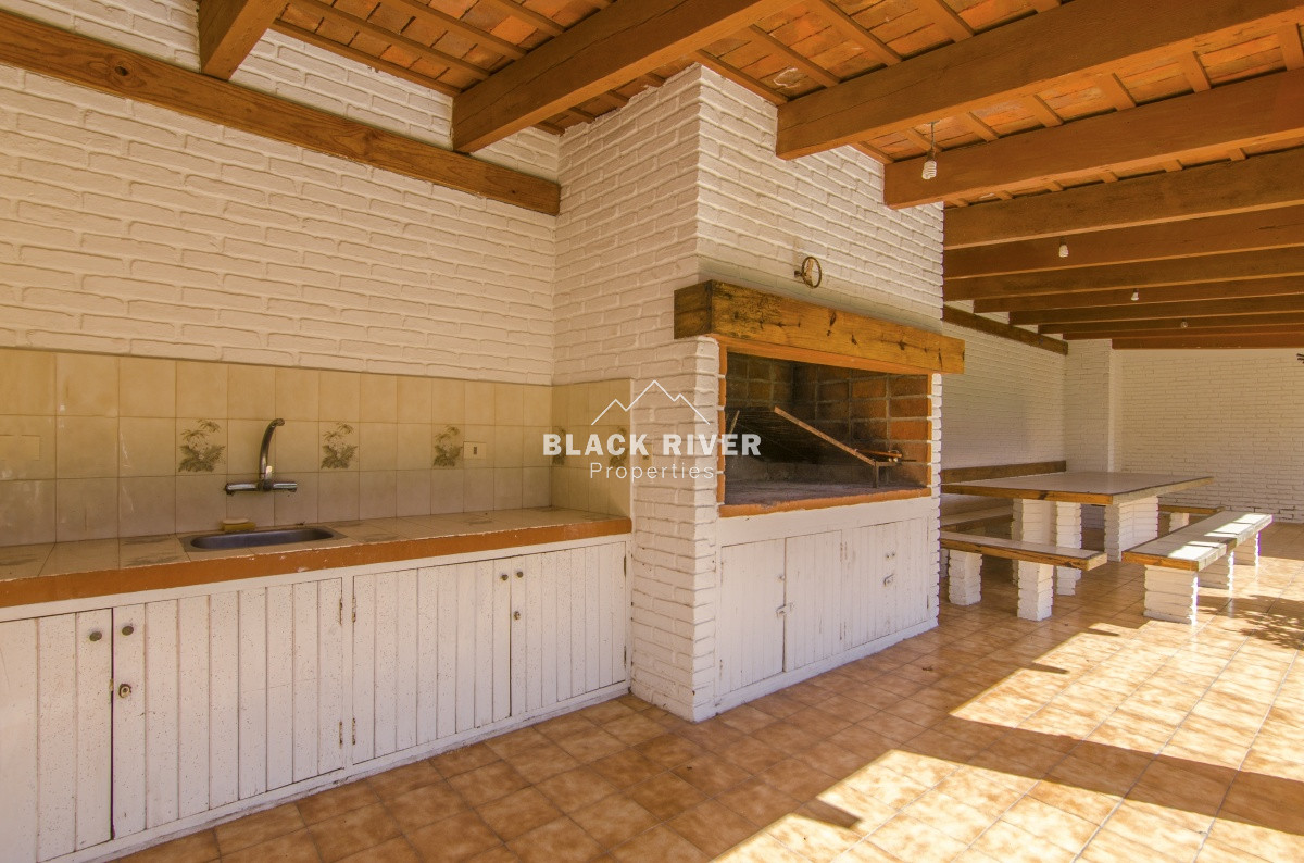 Casa ID.57934 - Casa de 4 dormitorios en venta parada 7 de Playa Mansa Punta del Este