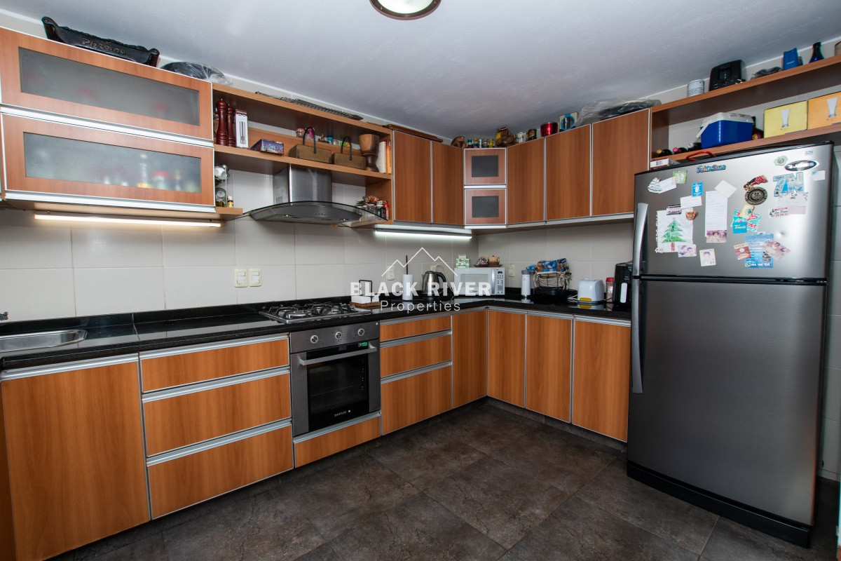 Casa ID.58872 - Venta casa de 5 dormitorio con piscina en Pinares. 
