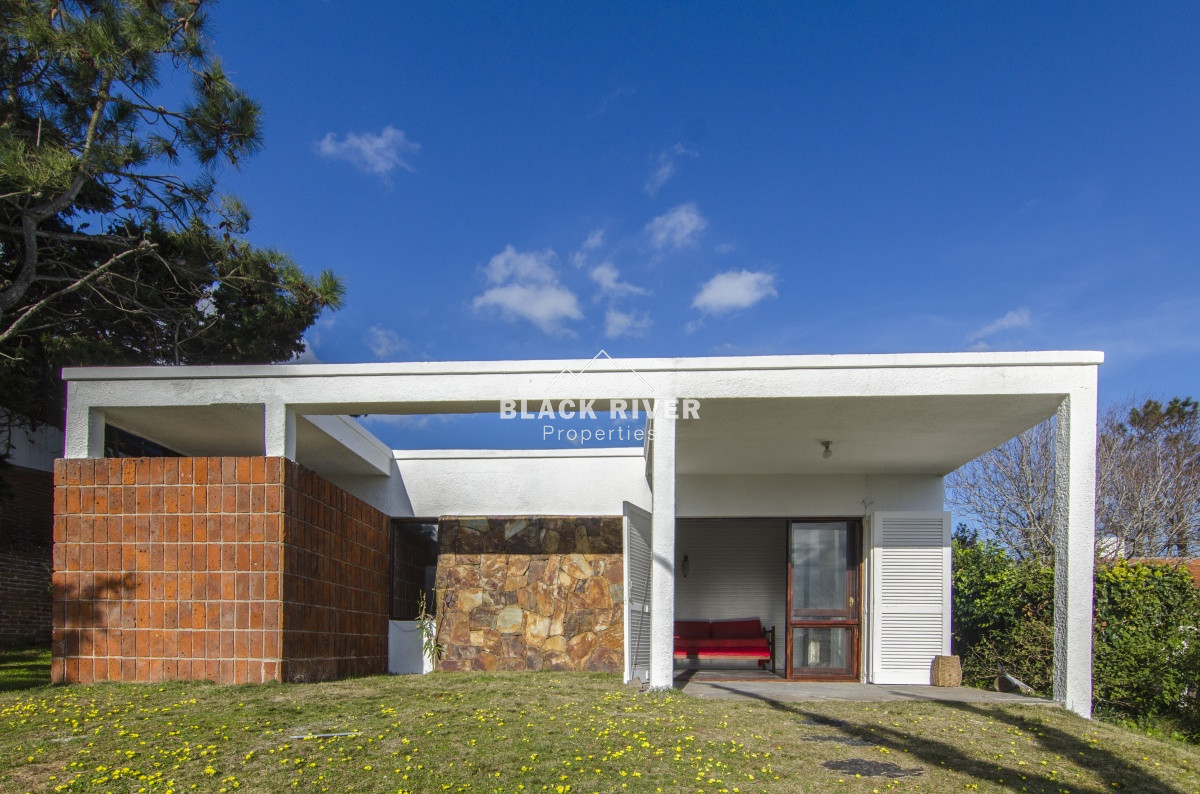Casa ID.63908 - Oportunidad casa con vista al mar en venta playa mansa Punta del Este