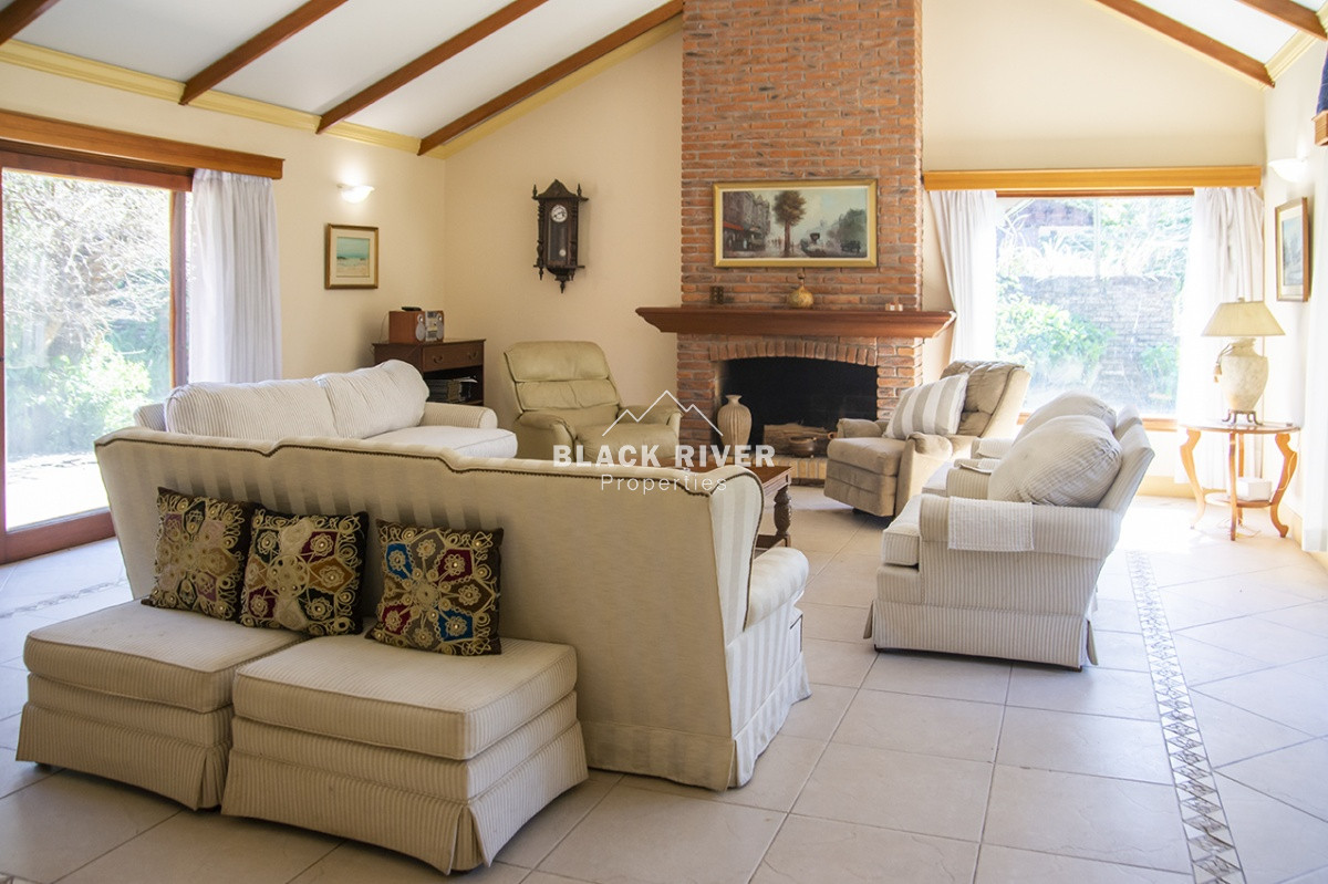 Casa ID.64482 - Casa en Venta 6 dormitorios en Cantegril 