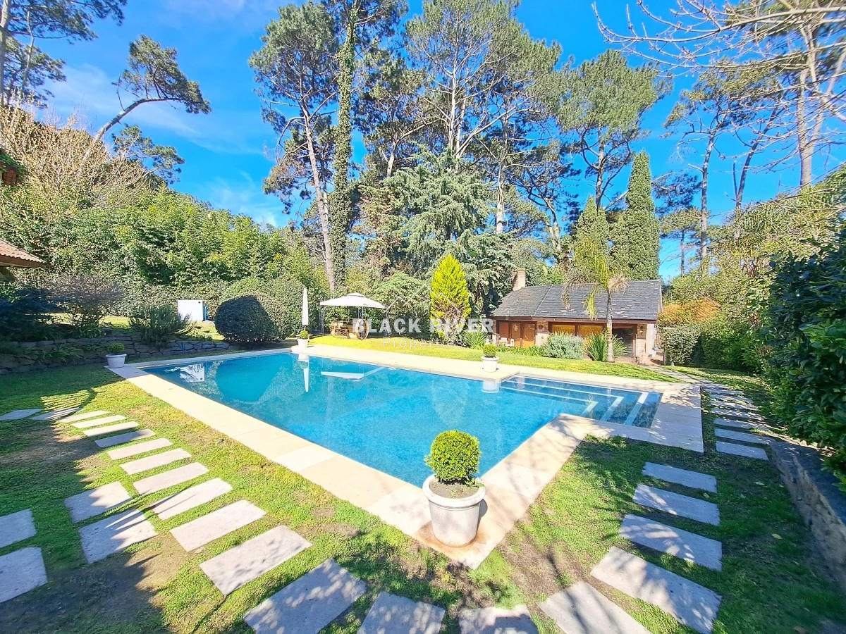 Casa ID.66981 -  Casa con piscina  en venta San Rafael Punta del Este 